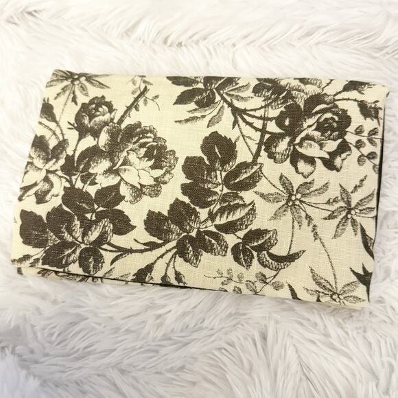 GUCCI BEAUTY | Ivory Cream Black Bloom Y3 Pouch Bag Floral Pattern Linen Japan - Picture 3 of 8